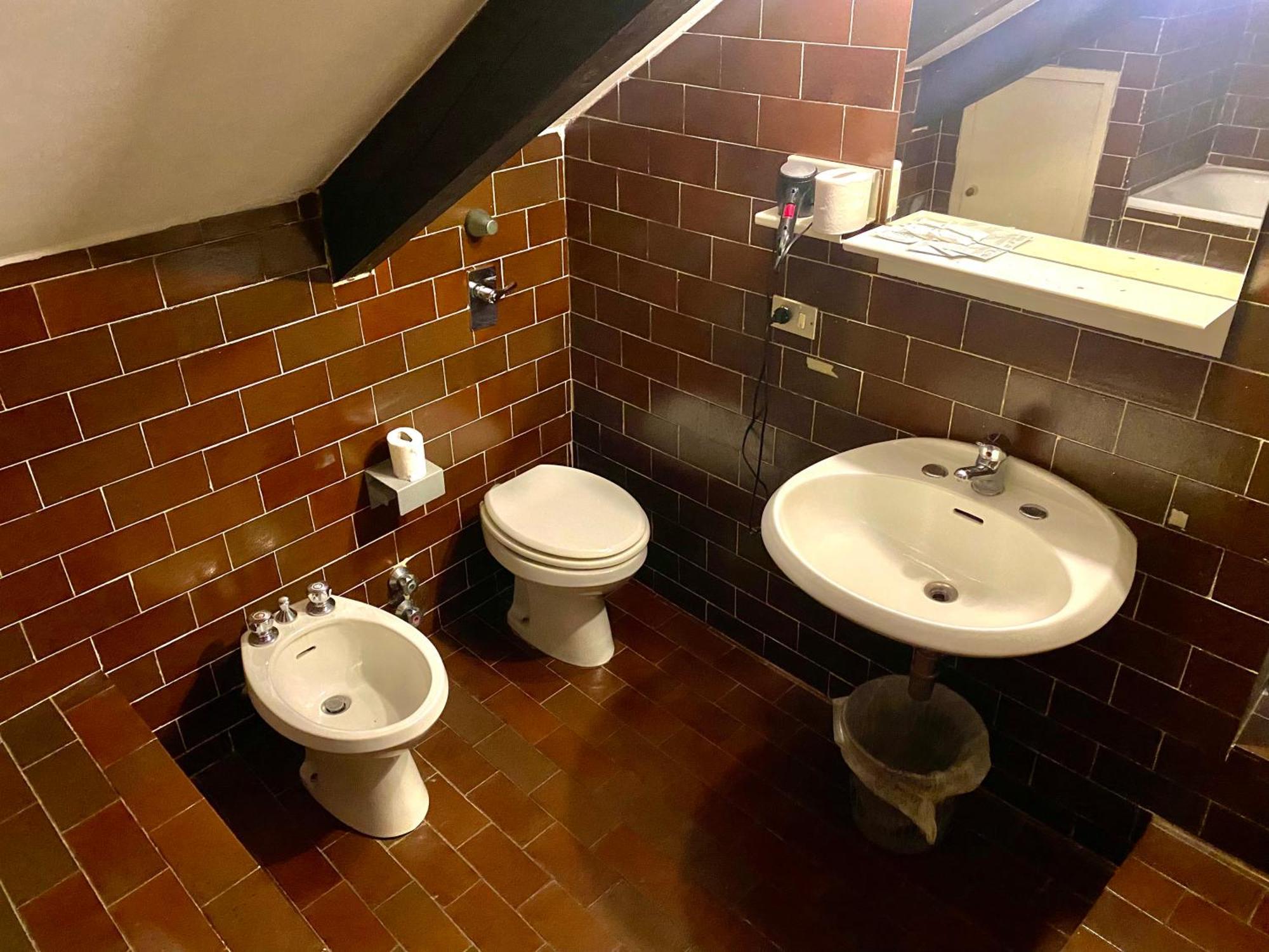 Lupetta - Piazza Sant'alessandro, 3 *